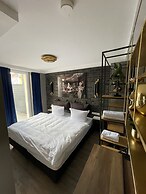 IQ Hotel