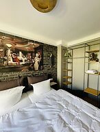 IQ Hotel