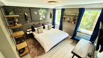 IQ Hotel