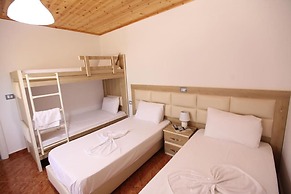 Vila Riza Veliu