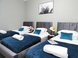 Tudors eSuites Three Bedroom House