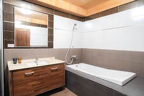 Huzi Room