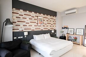 Huzi Room