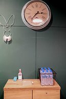 Huzi Room