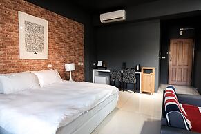 Huzi Room