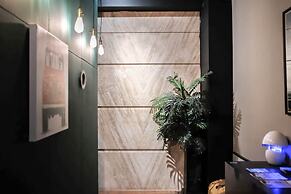 Huzi Room