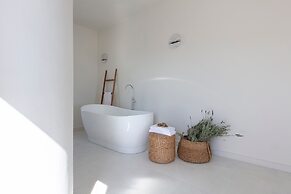 Ammothines Cycladic Suites
