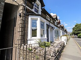 8 Waterhead Terrace