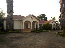 SEMUHUNGU APARTMENTS