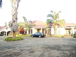 SEMUHUNGU APARTMENTS