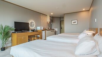 J View Hotel