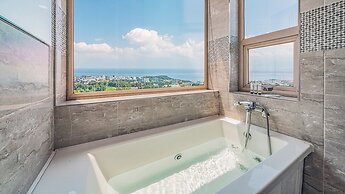 J View Hotel
