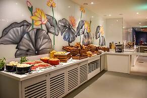Centara Mirage Beach Resort Dubai