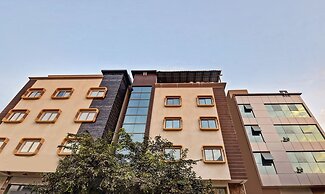 Treebo Primeland Suites, Mailasandra
