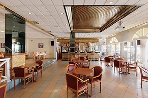 Aphrodite Beachfront Hotel