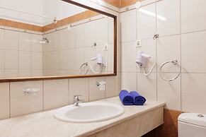 Aphrodite Beachfront Hotel