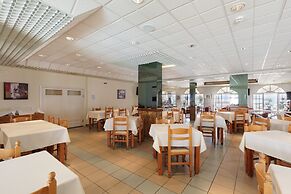 Aphrodite Beachfront Hotel