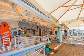 Aphrodite Beachfront Hotel