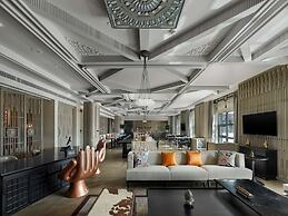 Hilton Shigatse
