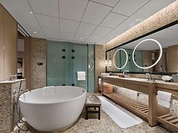 Hilton Shigatse