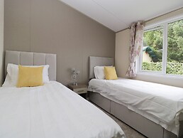 Hill View, Lilac Lodge