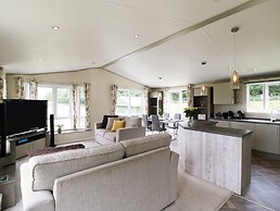 Hill View, Lilac Lodge