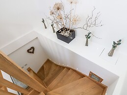 Rock Pool House
