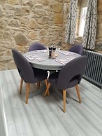Cobbles Cottage - 2 Bedroom Stone Built Cottage