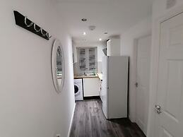 Charming 1-bed Apartment in Coventry