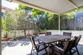 11 Oceania Court