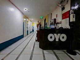 OYO 809 Crowne One Condo