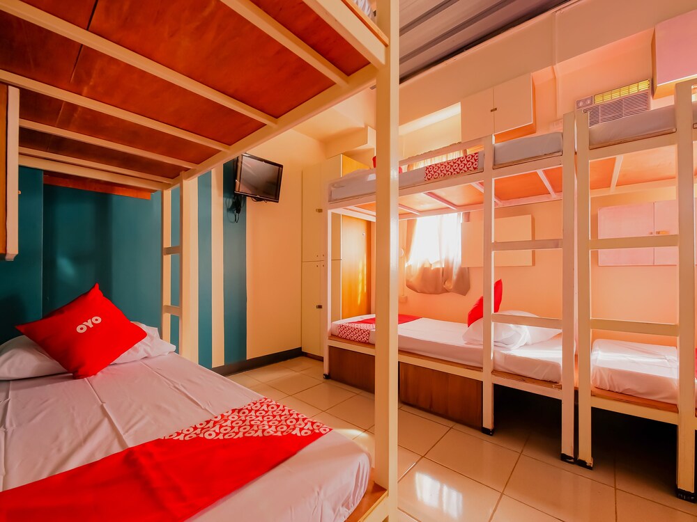 OYO 809 Crowne One Condo