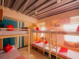 OYO 809 Crowne One Condo