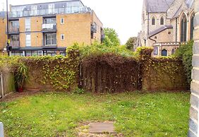 Large Shoreditch, Hoxton 3-bed Garden Flat