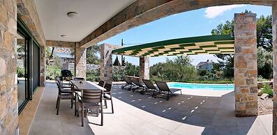 Ouzo Stone House 1, with private pool