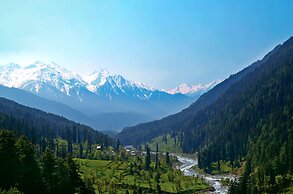 Country Inn & Suites by Radisson, Sonamarg