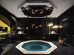 Dandy Hotel