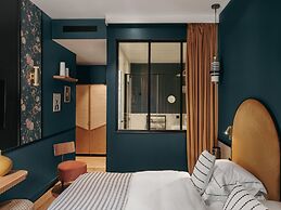 Dandy Hotel