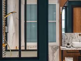 Dandy Hotel