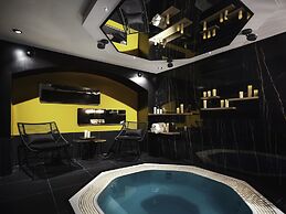 Dandy Hotel