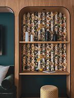 Dandy Hotel