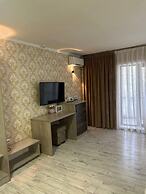 Artist Regency Hotel