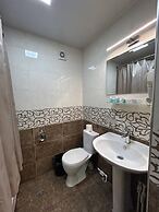 Artist Regency Hotel