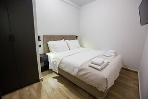 Raise Acropolis View Suites
