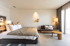 One Suite THE GRAND
