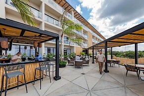 Hive Cancun by G Hotels