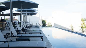 Hive Cancun by G Hotels