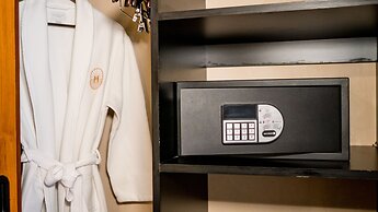 Hive Cancun by G Hotels