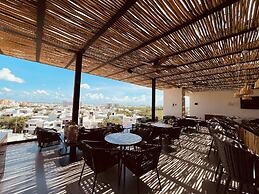 Hive Cancun by G Hotels