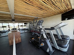 Hive Cancun by G Hotels